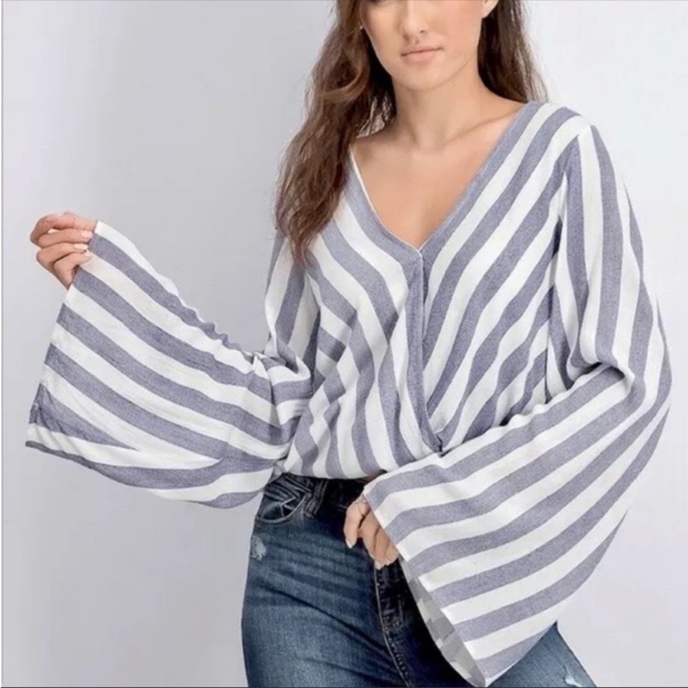 Sadie & Sage bell sleeve stripe blouse size XS